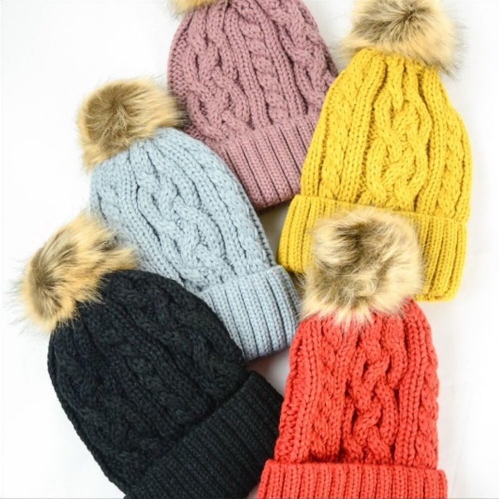 🎉Host Pick 🎉.   🔥RUST CABLE KNIT POM🔥 - Picture 2 of 2